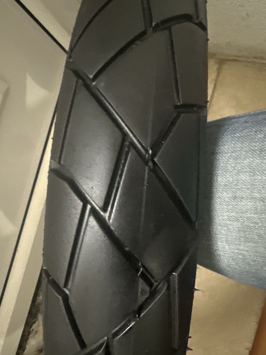Vendo pneu novo dunlop maxtrail mixtour
