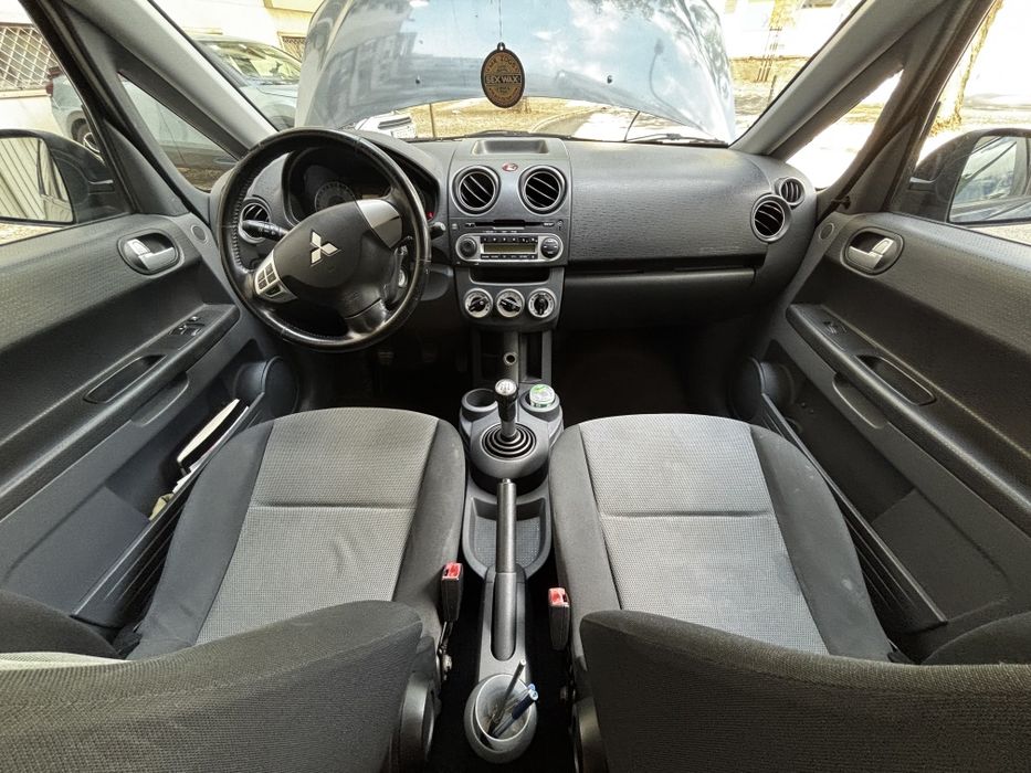 Mitsubishi Colt 1.1 Invite | 98.000 km | AC | Muito Estimado