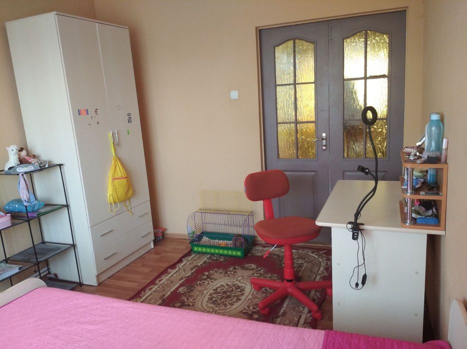 Продам двох поверховий будинок