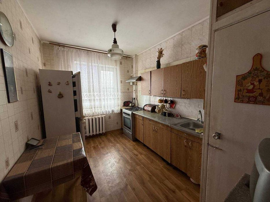 Пропонується до продажу світла та дуже тепла 3-кімнатна квартира!