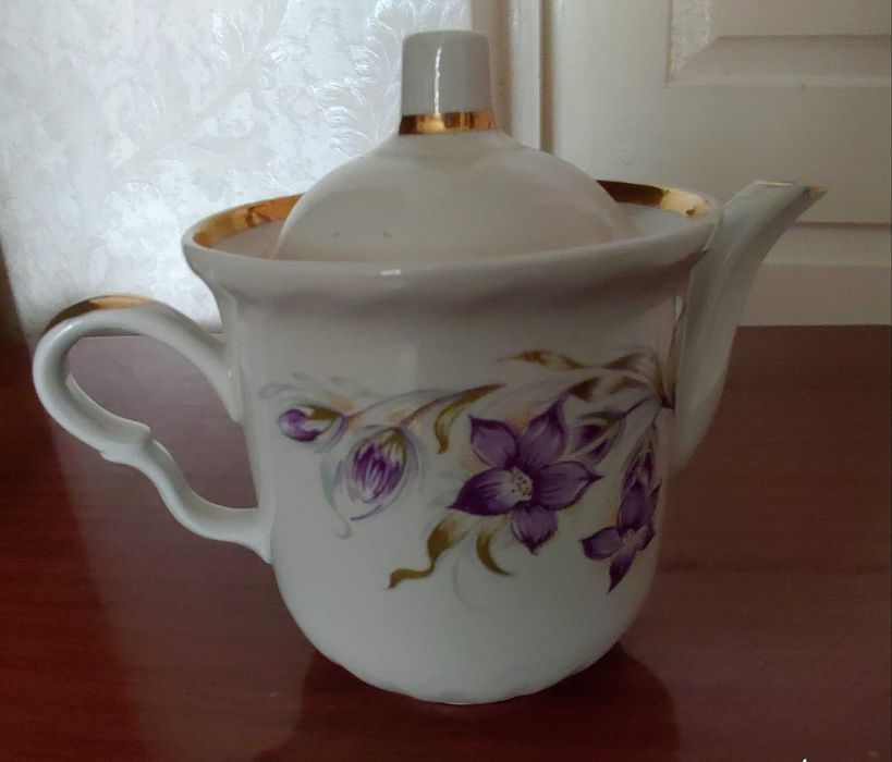 Чайник фарфоровий, заварочник.