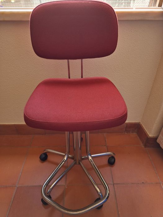 Cadeira de estirador como nova