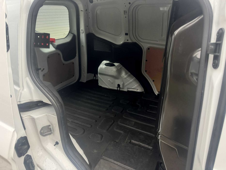 Ford Transit Courier 1.5 2015 r.