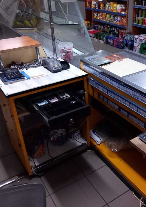 Lada sklepowa, kasa.