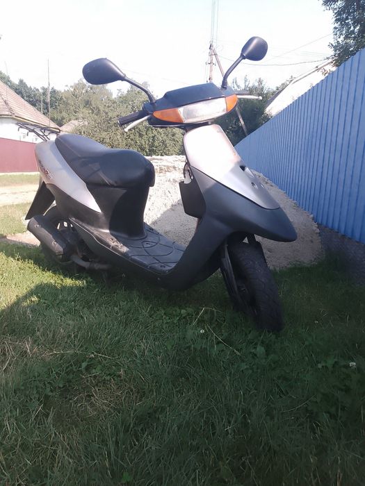 Скутер Сузукі летс2