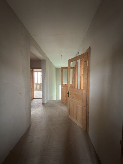 Продається будинок в с. Крихівці, в 10 хвилинах від міста