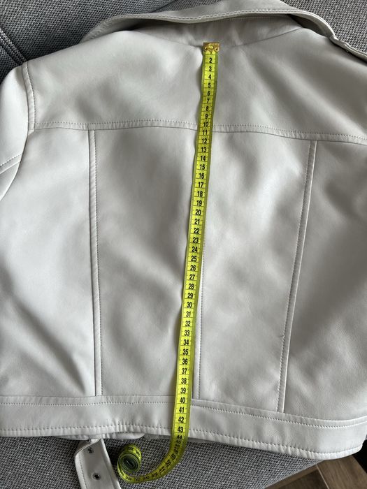 Косуха stradivarius беж