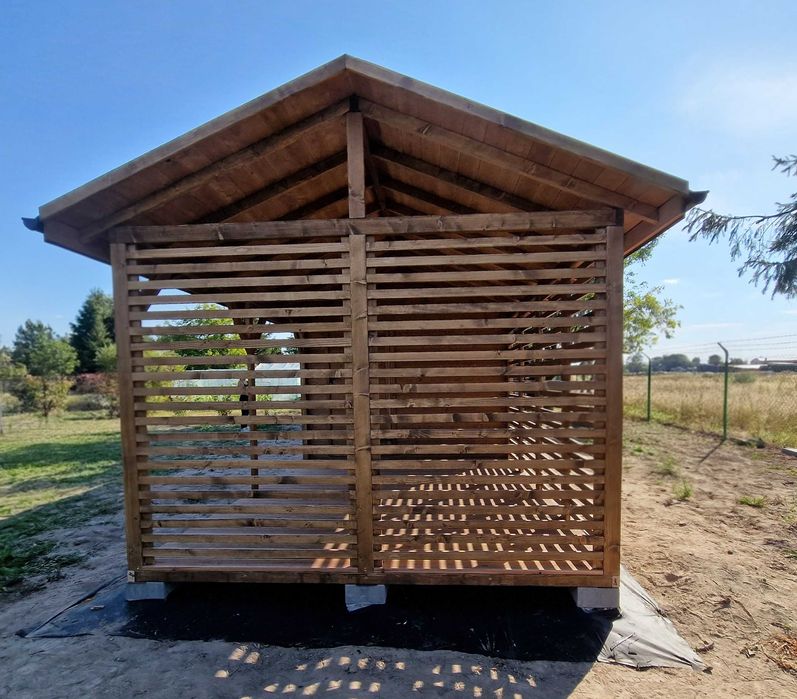 Domek Letniskowy z Pomieszczeniem i Tarasem 9x3m