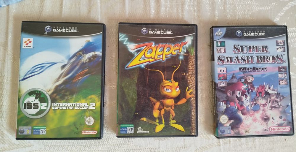 Coleção de Jogos Nintendo GameCube +  Wii — 2 consolas, 43 jogos, 6 comandos