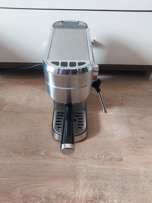 Ekspres do kawy kolbowy Mandine MEC1450-22