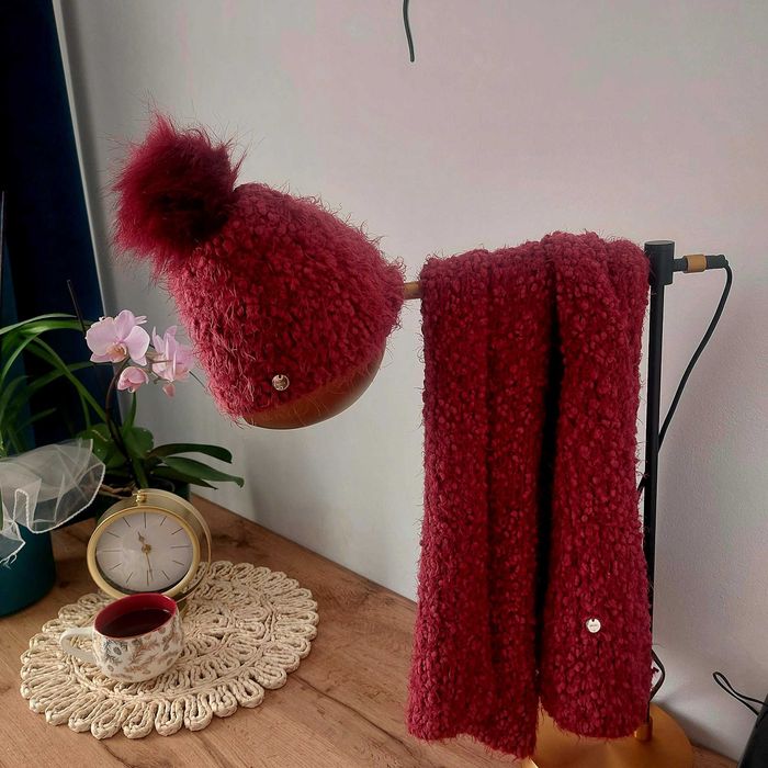 Czapka i szalik Liu-Jo, bordo, boucle, wełna.