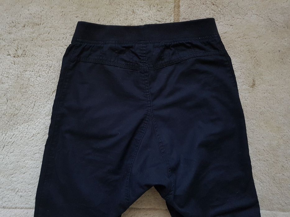 Spodenki H&M, rozm. 140, szorty, rybaczki, spodnie 3/4, bermudy