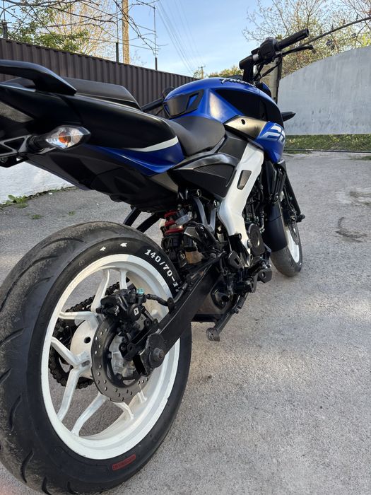 Bajaj  pulsar  ns200