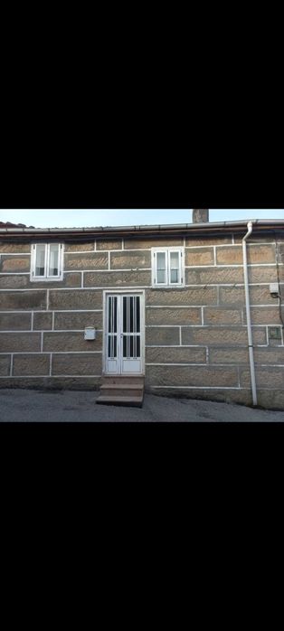 Casa de aldeia com 2 pisos