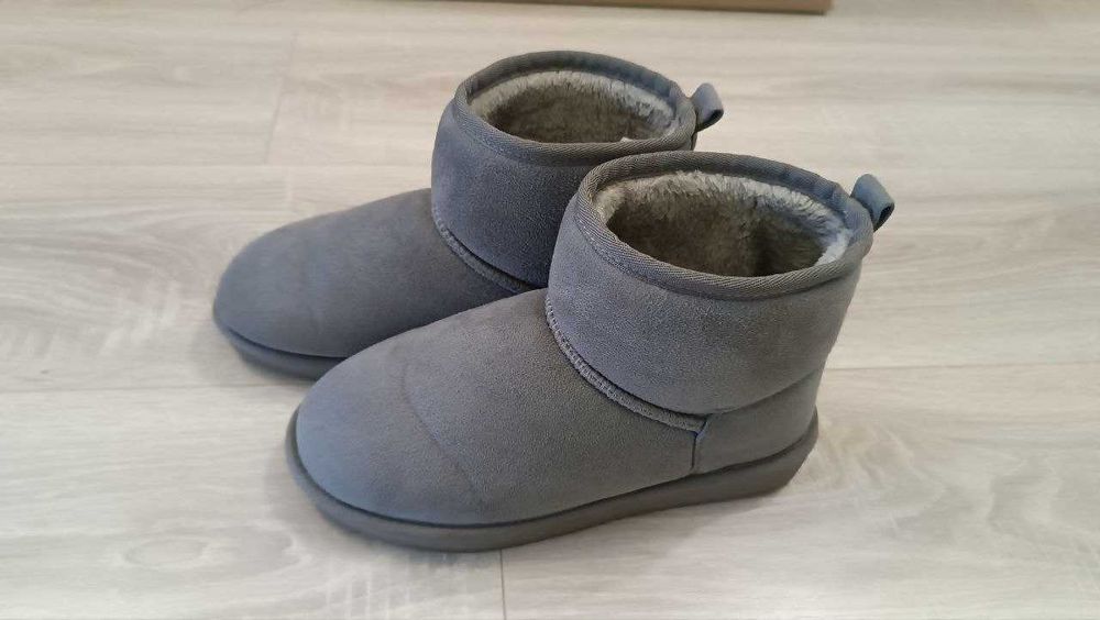 Продам      угги.
