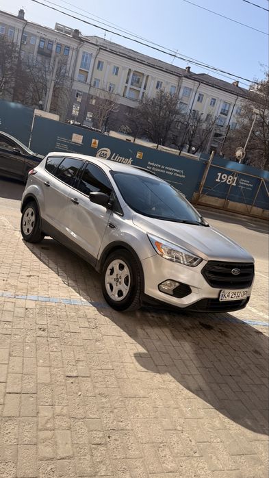 Продам машину ford escape 2017