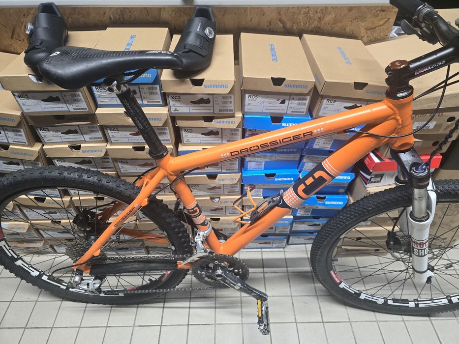 Btt m com travoes hidtaulicos