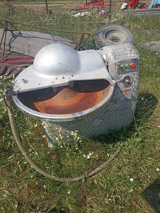 Sprzedam urządzenia masarskie