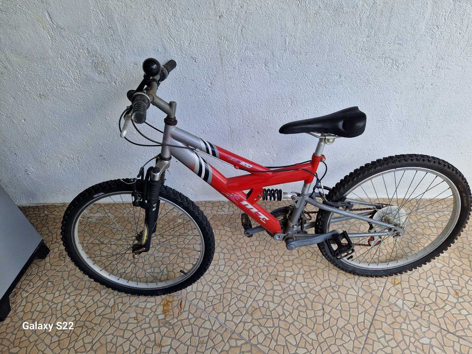 Bicicleta roda 17 em perfeito estado pronta a andar região de Coimbra.