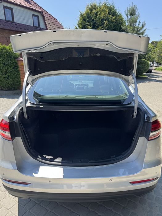Ford Fusion 2019 VIN 3FA6P0RU0KR273928 фото оголошення 10 з 24