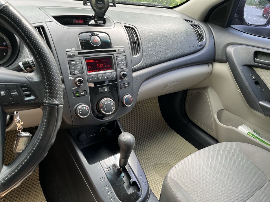 Kia Forte 2009 VIN KNAFU4A23A5830656 фото оголошення 16 з 24