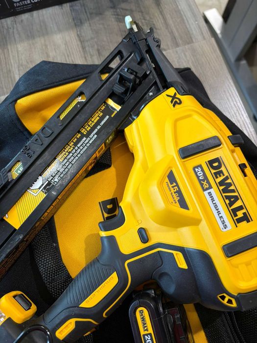 DEWALT DCN650D1 XR 20V Gwoździarka Akumulatorowa 15GA 1x 1.5 Ah