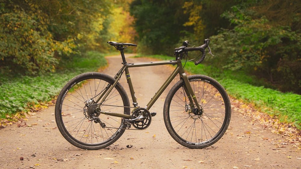 Gravel Fuji Tread 1.7