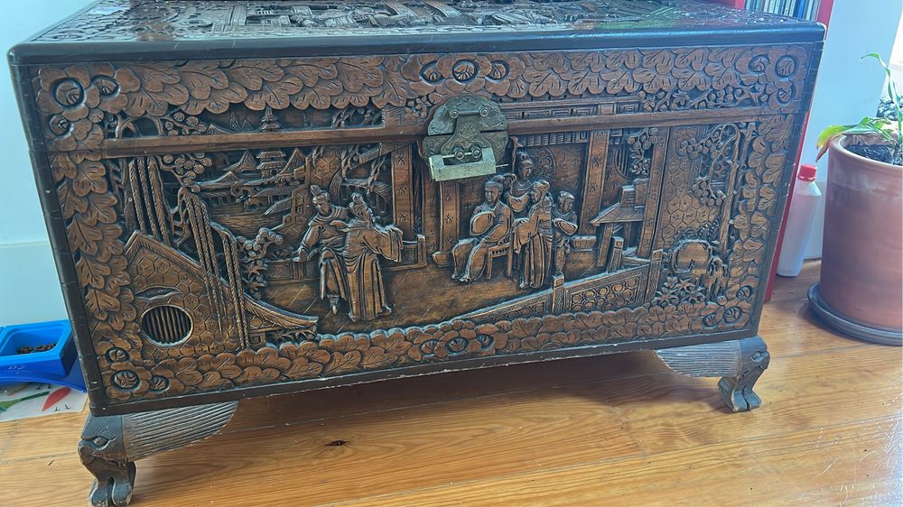 Arca madeira maciça - canfora. Motivos chineses