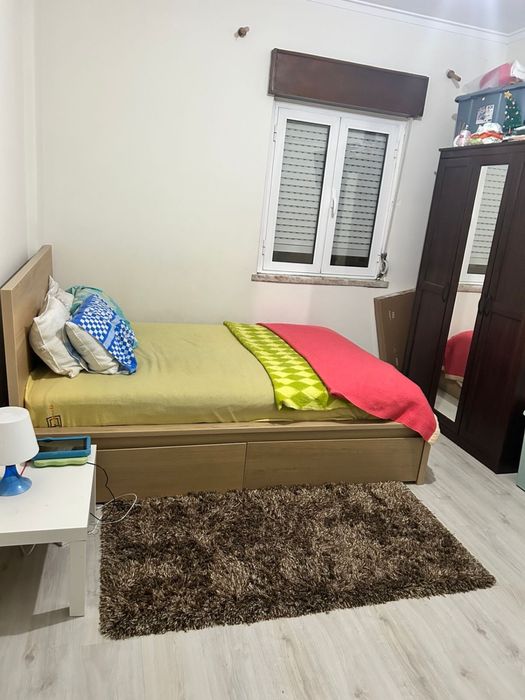 Alugo quarto  para solteiro ou casado