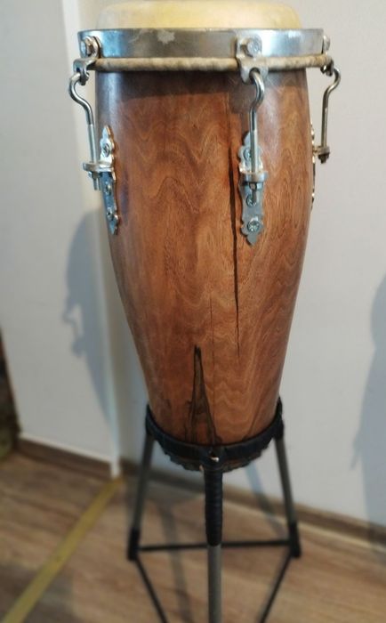 Kongi djembe bębny