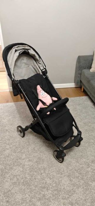 Lekka wózek Babyhit Colibri Mystery Black spacerowy spacerówka składana do samolotu / podróżna
