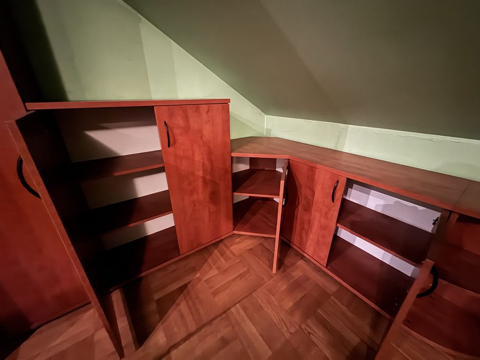 Zestaw mebli biurowych