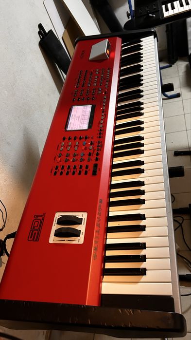 Teclado ketron e roland