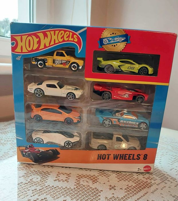 HOT WHEELS zestaw 8szt autek - 8-pak Człuchów • OLX.pl
