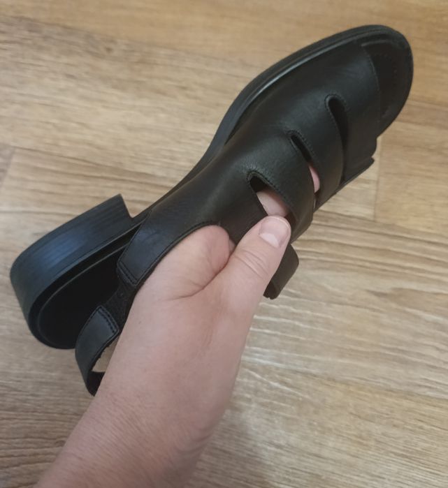 Продам босоножки женские