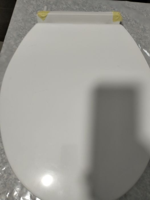 Tampa de sanita branca nova