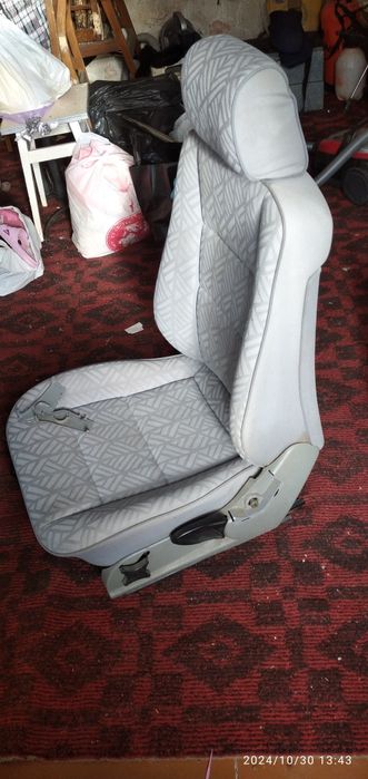 Продам передні сидіння для автомобілів
