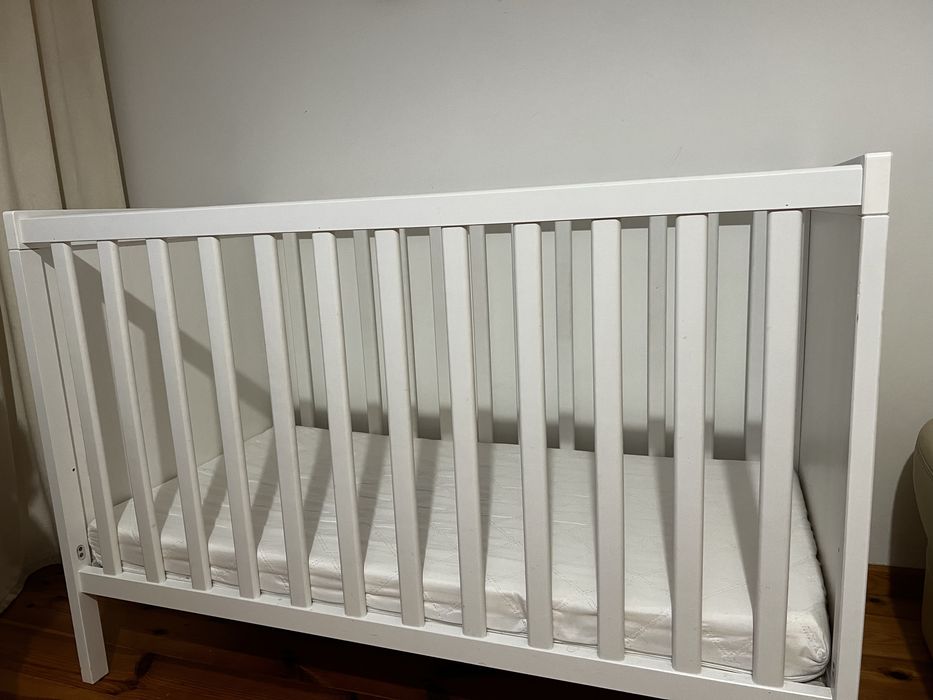 Łóżeczko dziecięce Ikea białe z materacem 120x60