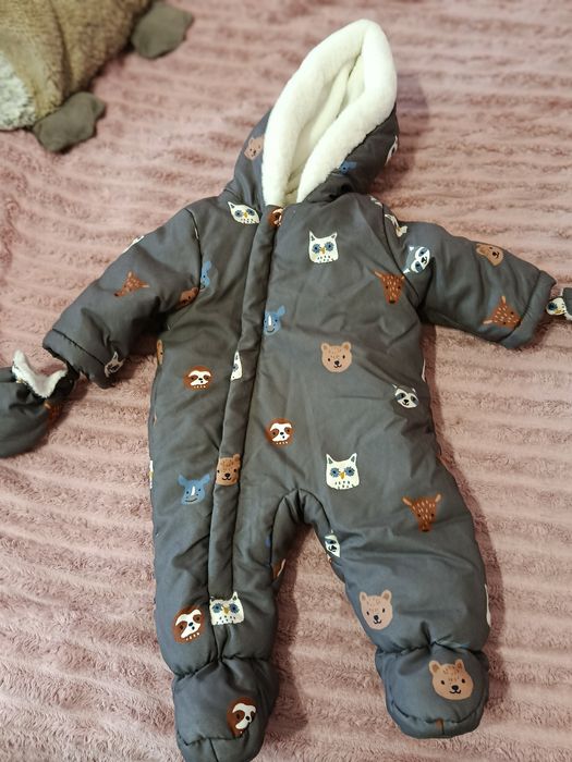 Комбінезон для немовлят.