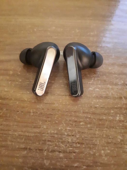 Продам навушники JBL Live Pro 2
