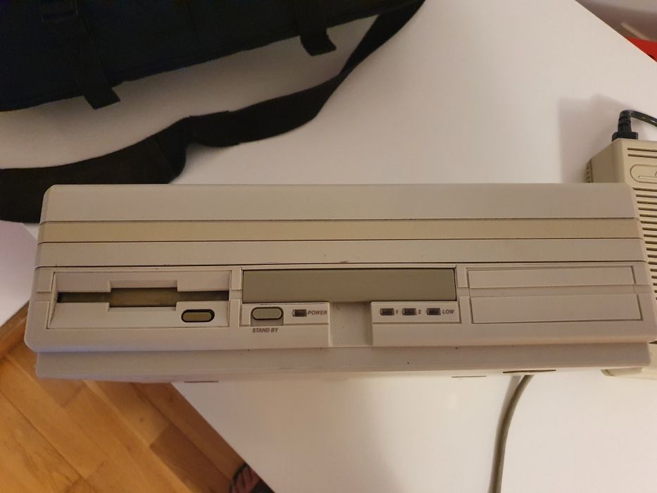 Old PC portatil marca Compac