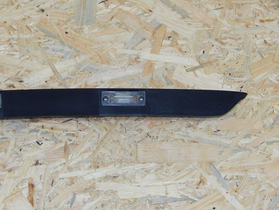 vw t5 listwa blenda klapy bagażnika oświetlenie tablicy struktura 7h08