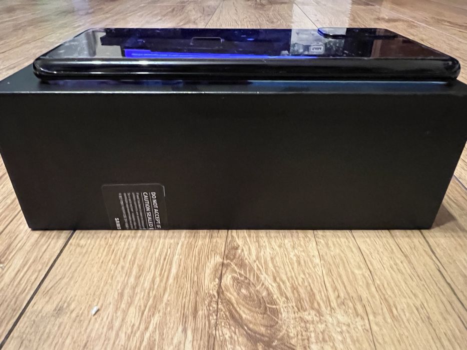 Telefon Samsung S20 plus stan bardzo dobry