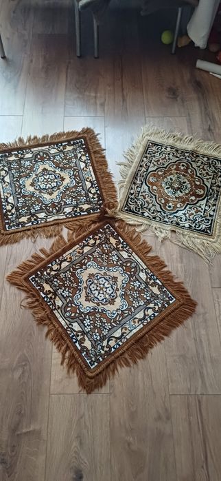 Продам накидки на стулья, на седушку.