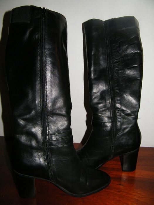 Botas pretas altas/até ao joelho, muito pouco uso (Senhora, nº36)