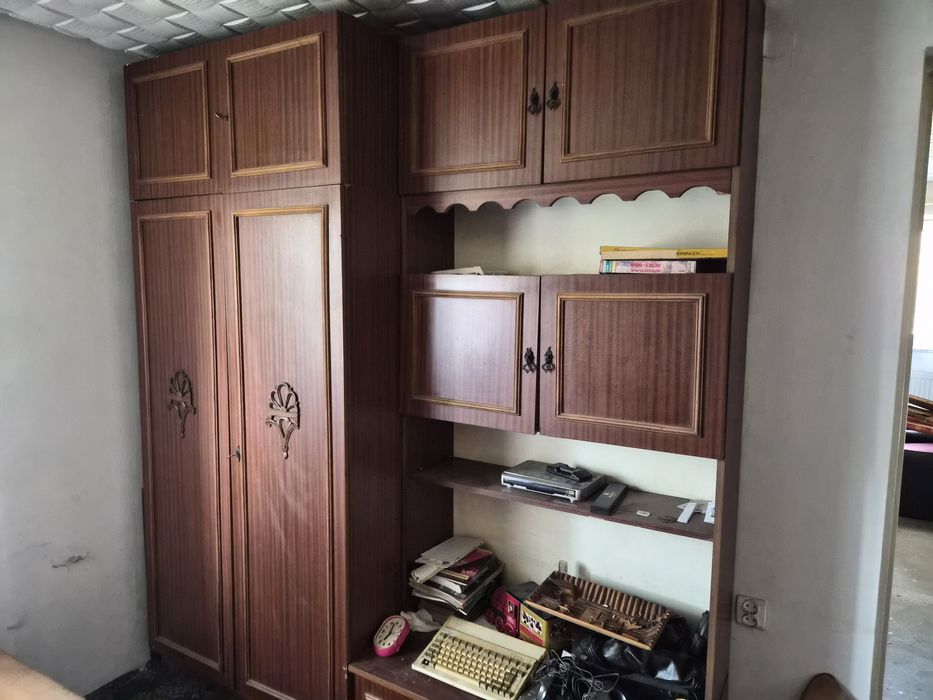 Stare stoły, meblościanki i kanapa ZA DARMO