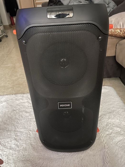 Coluna wekome com leds