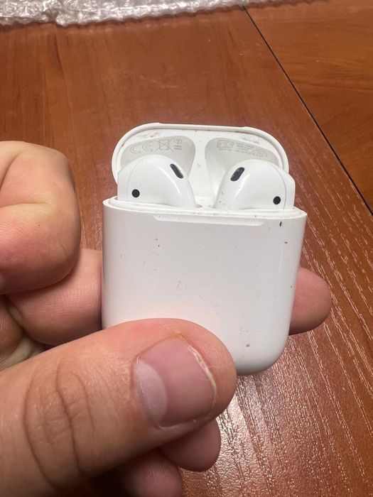 Навушники AirPods