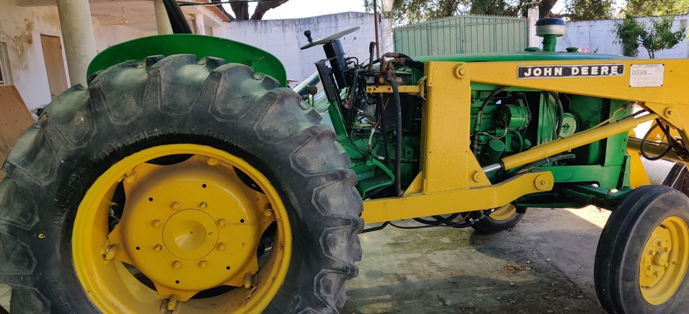 Venda de tractor marca John Deere