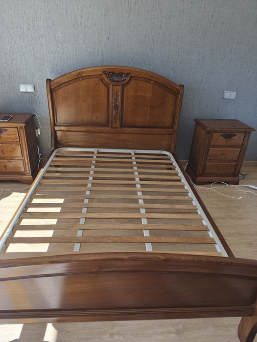 Cama lacada 2 mesinhas +estrado+colchao